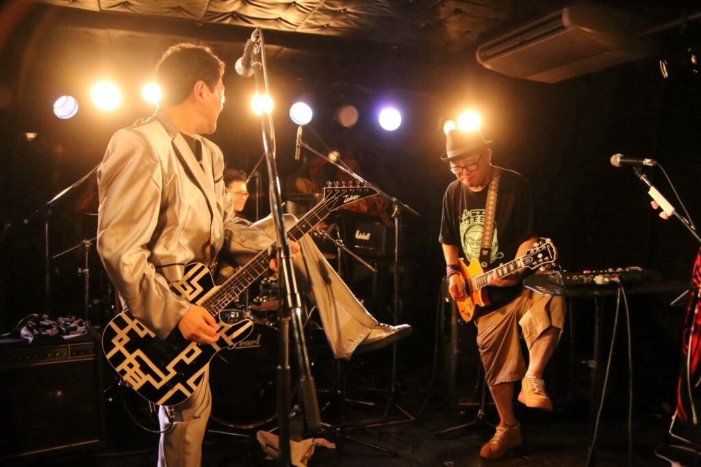 黒坂ユースケ&INTHURUSのステージ写真